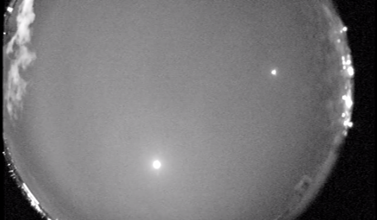 Western scientists believe bright fireball event near Grand Bend dropped meteorites